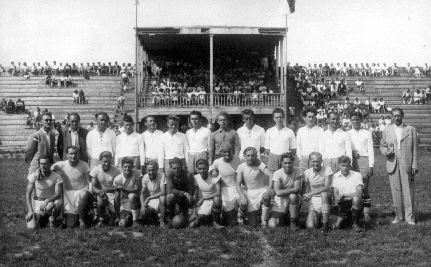Kampfmannschaft 1947 im Russenstadion Foto: Reinhard Hammerschick